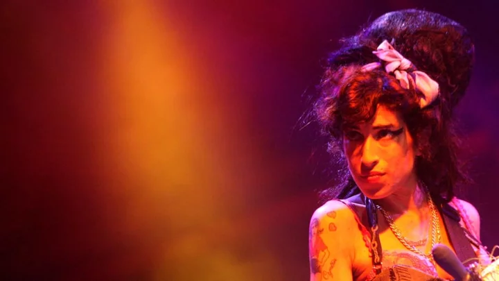 15 Memorable Facts About Amy Winehouse