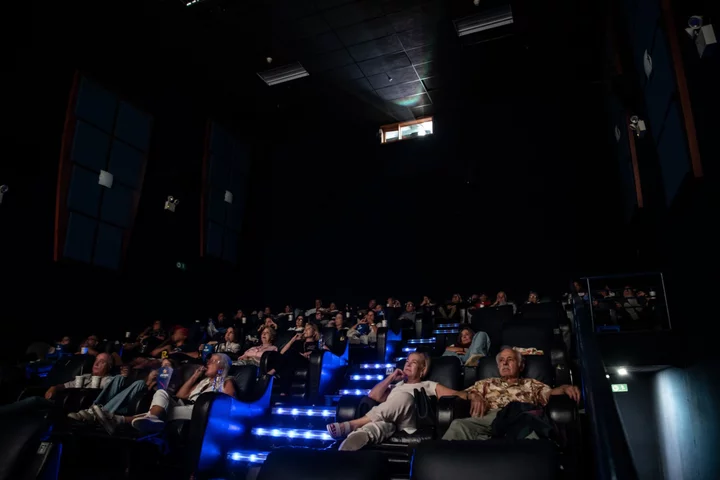 Maduro Lets Mutiny Film Air in Venezuela, Betting on Empty Theaters