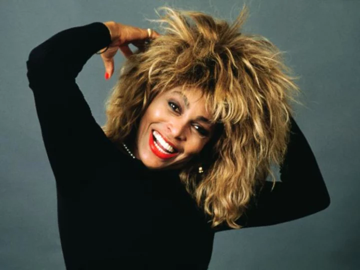 Oprah Winfrey, Mick Jagger, Roberta Flack and others share emotional tributes to Tina Turner