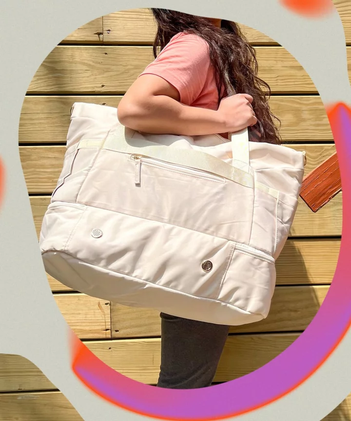 This TikTok-Viral Amazon Weekender Bag Deserves All The Hype