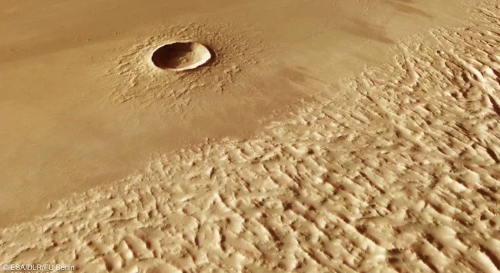 Mars spacecraft reveals violent event on biggest volcano in solar system