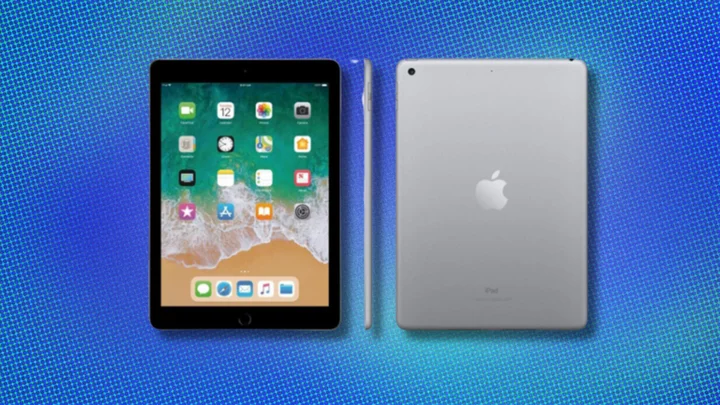 This refurbished iPad is $175 with an upgradable OS