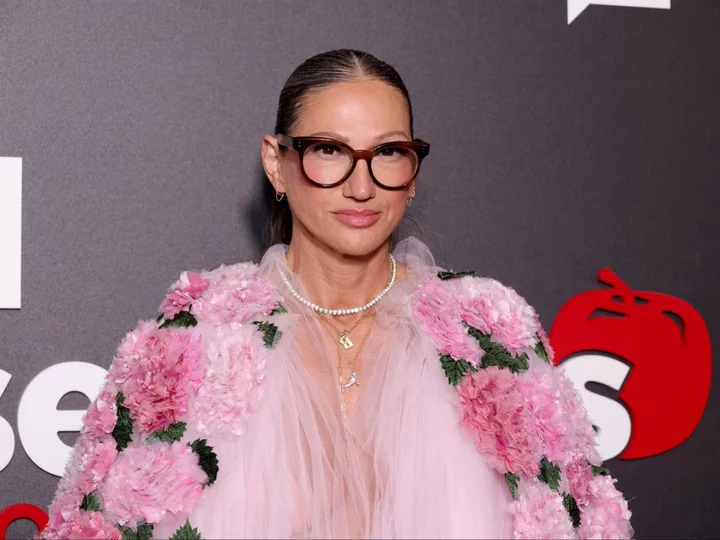 Jenna Lyons says her hair and teeth are ‘fake’ because of genetic disorder
