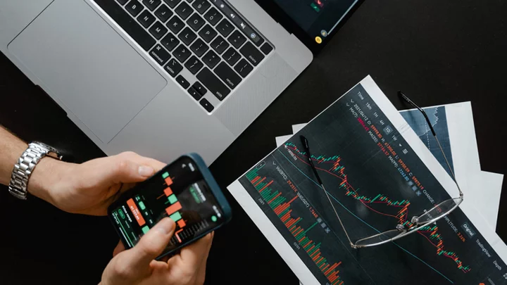 Save 48% on this helpful stock market course bundle