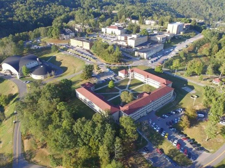 Financially struggling university in West Virginia closes down, leaving students scrambling