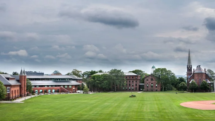 Wesleyan University: Top US college says it will end 'legacy' admissions