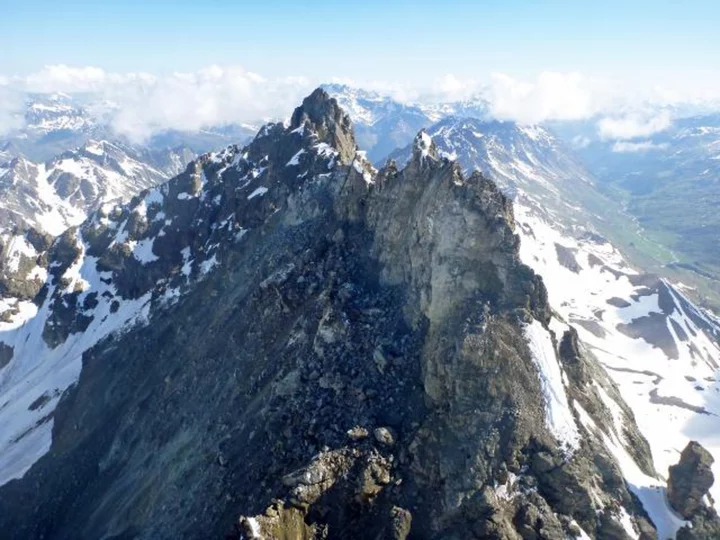 Collapse of a mountain peak in Austria amid thawing permafrost triggers a huge rockfall