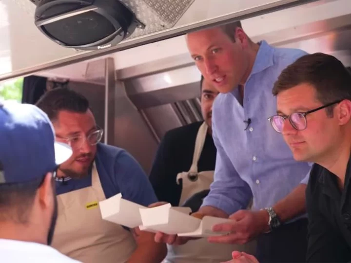 Prince William serves veggie burgers to stunned customers