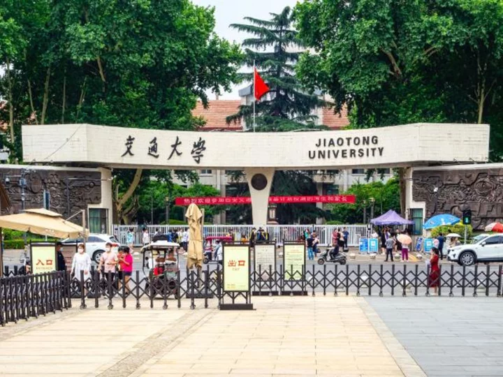 Top Chinese university scraps English tests in move cheered by nationalists