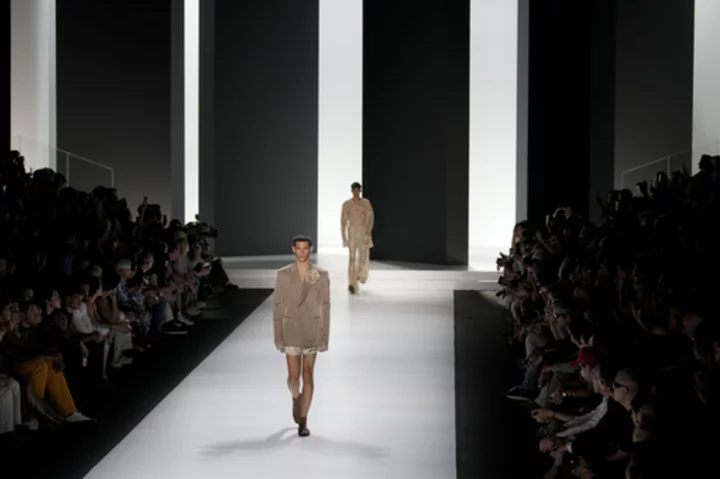 Dolce & Gabbana, Neill Barrett show timeless collections during Milan Fashion Week menswear shows
