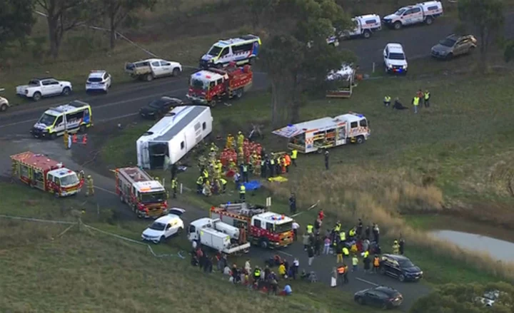 Australia: Truck driver charged after 7 children seriously injured in collision with school bus