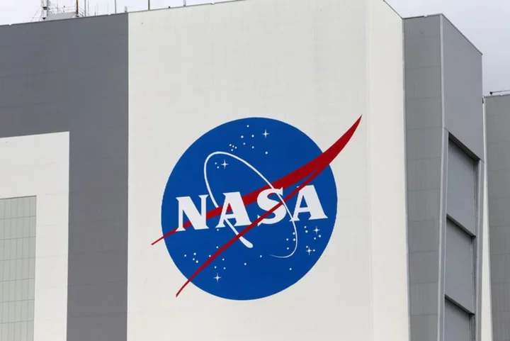 Jeff Bezos' Blue Origin wins NASA contract to build astronaut lunar lander