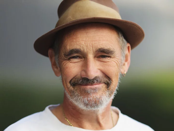Mark Rylance says he initially took a ‘distilled garlic solution’ instead of Covid vaccine