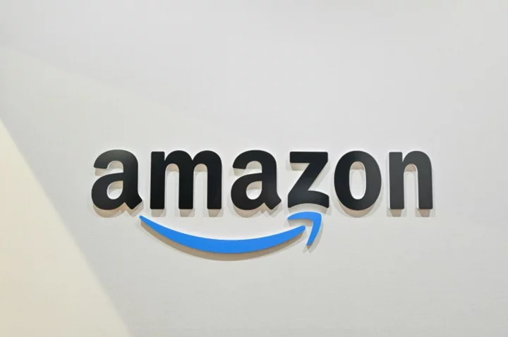 Amazon invests $120 million in internet satellite facility