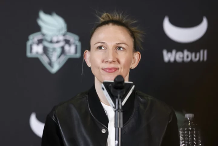 Vandersloot hesitated to join WNBA super team in New York due to mom's cancer diagnosis