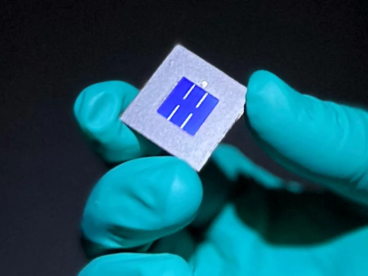 ‘Miracle material’ smashes solar panel efficiency threshold