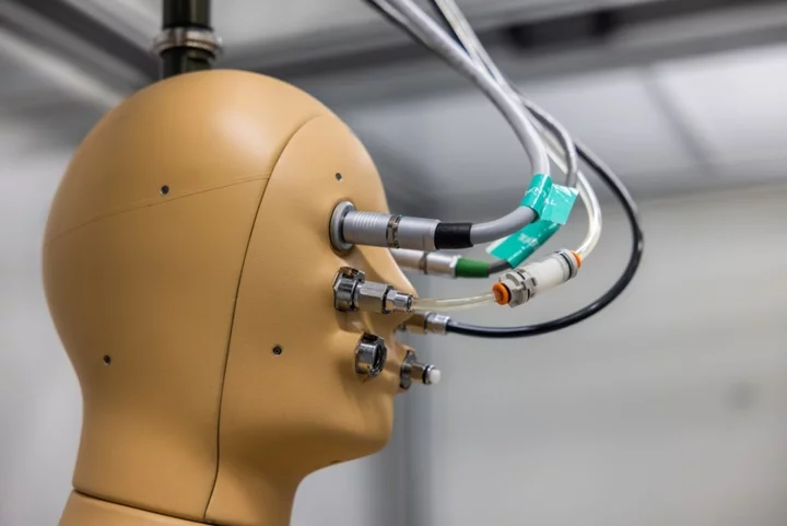 Scientists invent first ever ‘breathing, sweating, shivering’ robot