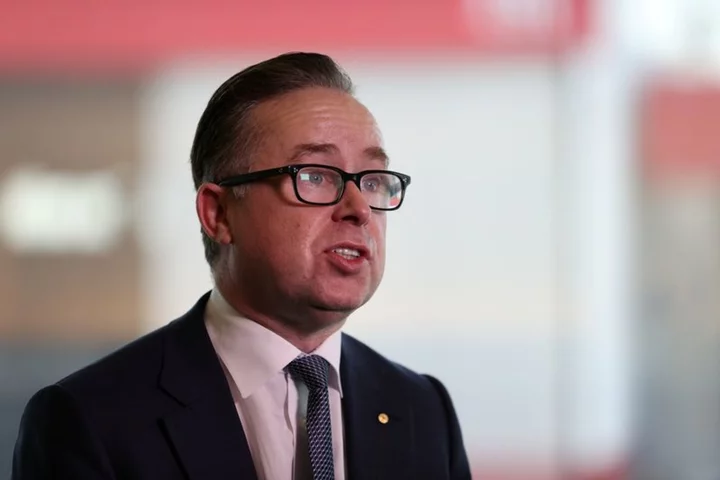 Qantas CEO Alan Joyce sells $11 million in shares ahead of retirement