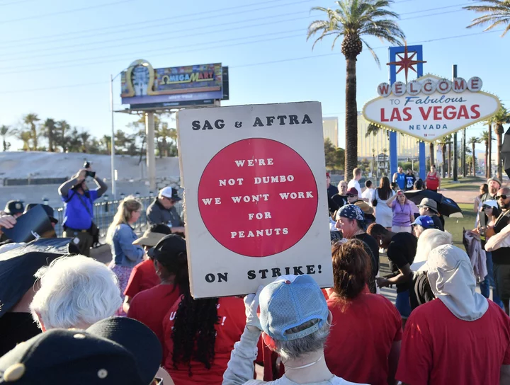 New congressional bill addresses food insecurity on the picket line