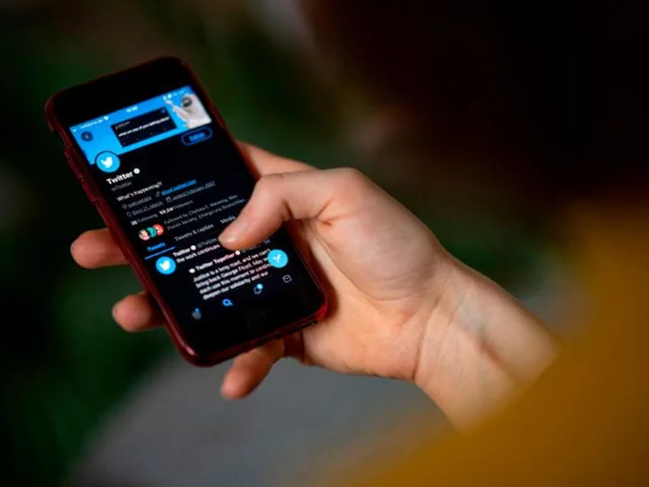 Twitter to put TweetDeck behind a paywall