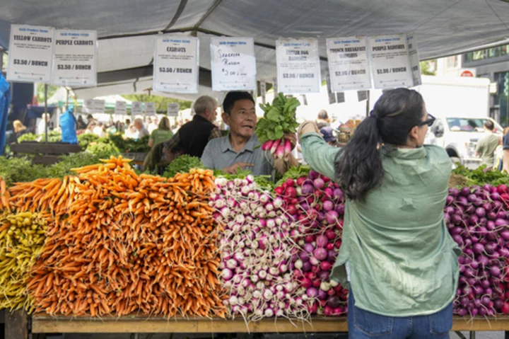 Farmers markets thrive as customers and vendors who latched on during the pandemic remain loyal