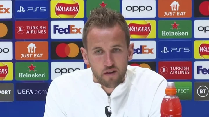 Alan Shearer jokingly offers to fly Harry Kane to Germany himself