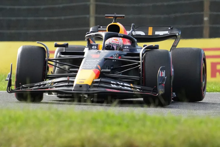 Max Verstappen pips Oscar Piastri to pole after tense qualifying for Japanese GP