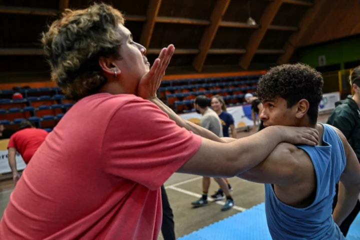 'Save your lives:' Free Thai boxing lessons for LGBTQ people in Chile