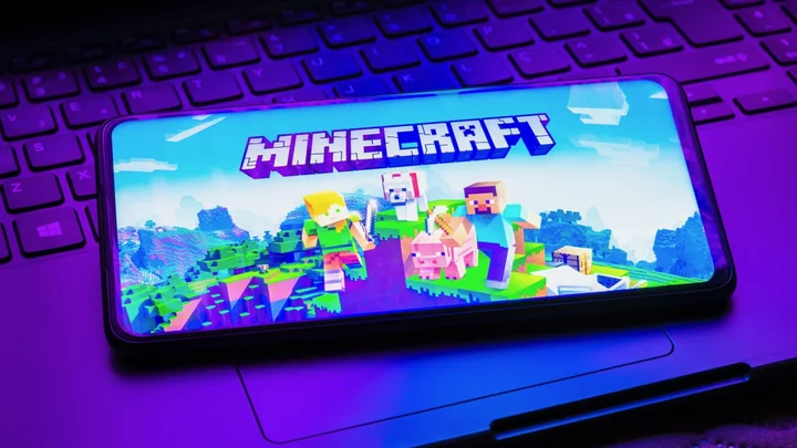 Minecraft Developer Mojang Quits Reddit Citing API Change, Protests