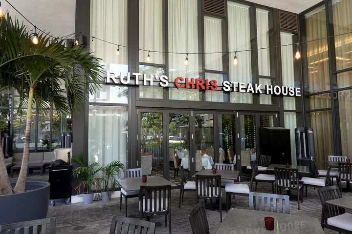 Diners Making Over $125,000 Are Spending Less at Ruth's Chris and Capital Grille