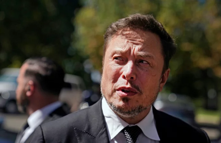 US regulator says Musk dodging Twitter share buy questions