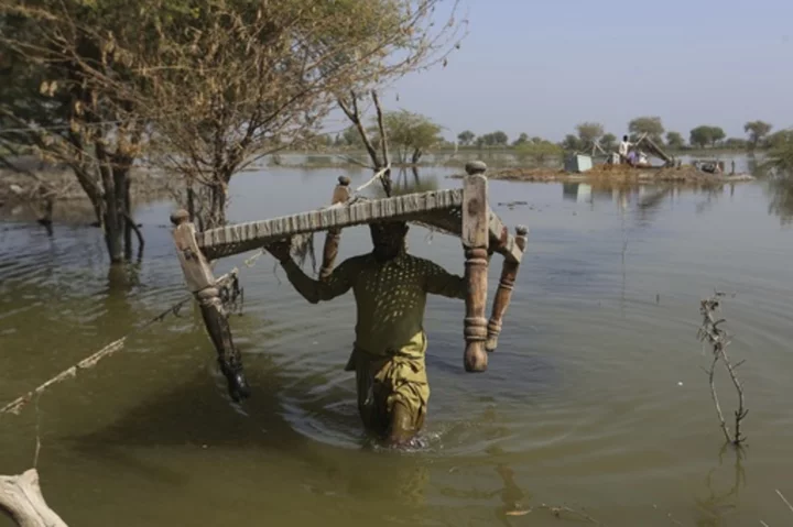 Study finds more people are moving into high flood zones, increasing risk of water disasters