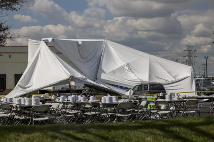 Suburban Chicago tent collapse injures at least 26, including 5 seriously, police say