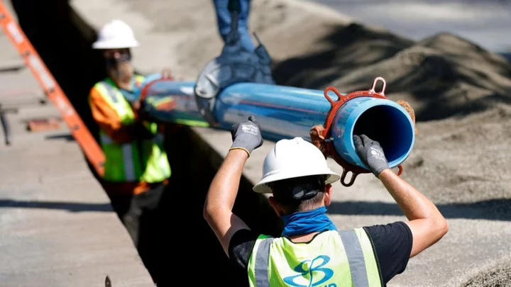 Could the US actually get rid of lead water pipes?