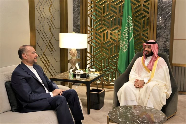 Saudi crown prince meets Iran's foreign minister as relations thaw