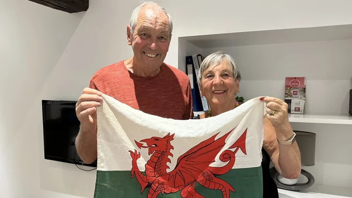 Rugby World Cup: Fan spends 80th birthday interrailing in France