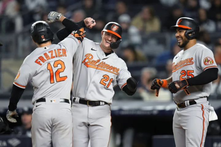 Frazier, Henderson power 8-run 7th, Orioles win 9-6, stop Yanks' 5-game win streak