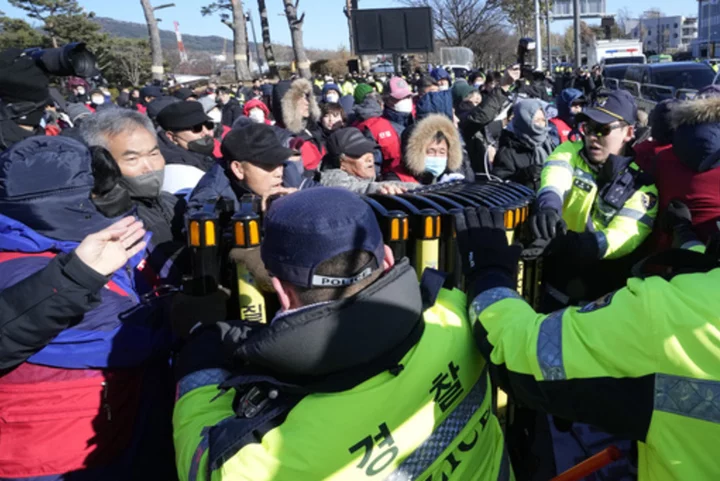 South Korean farmers rally near presidential office to protest proposed anti-dog meat legislation