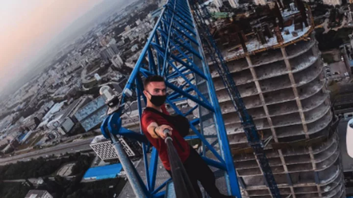 French daredevil dies after falling from a Hong Kong skyscraper