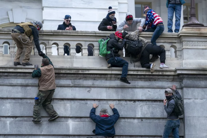 Idaho man who dangled from Senate balcony during Capitol riot receives 15-month prison sentence