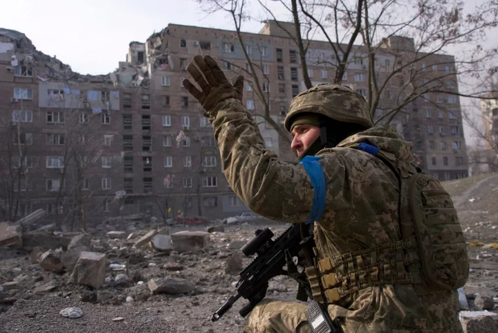 Russia-Ukraine war – live: Putin suffers ‘particularly heavy’ losses as battles rage on Donetsk frontline