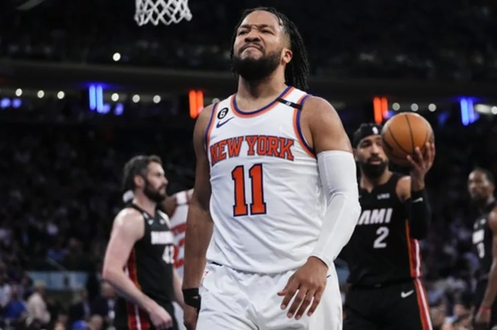 Jalen Brunson scores 38 points, Knicks beat Heat 112-103 in Game 5 to cut deficit to a game