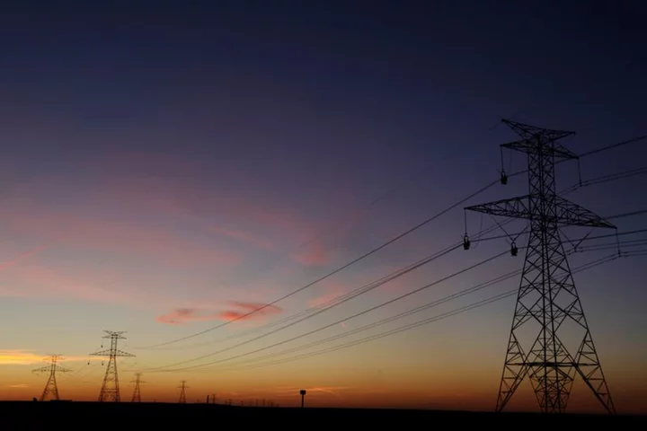 Texas power use hits record for sixth time this summer as heat wave lingers