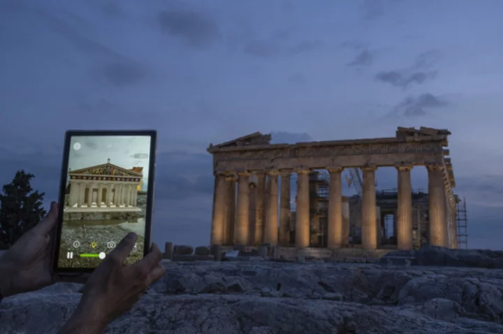 An app shows how ancient Greek sites looked thousands of years ago. It's a glimpse of future tech