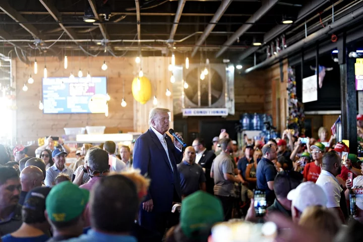 Trump Takes Aim at DeSantis in Distance Duel at Iowa State Fair