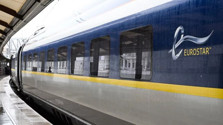 Passengers stuck on Eurostar with no electricity