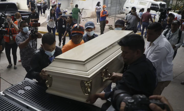 Fear stalks the funerals of victims of Honduras prison massacre