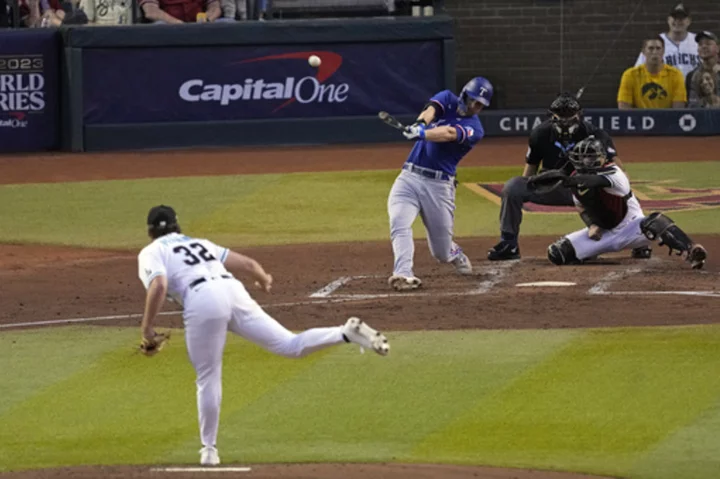 Seager stars with 2-run HR, stellar defense to lead Rangers over D-backs 3-1 in World Series Game 3