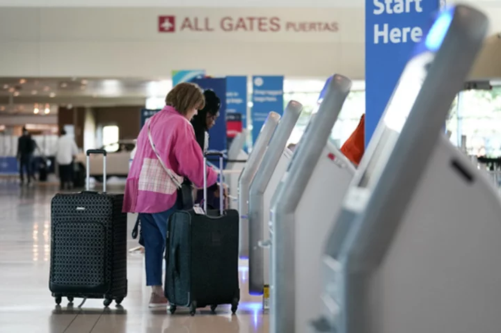 Lawmakers propose to weaken Obama rule requiring airlines to advertise full airfare price