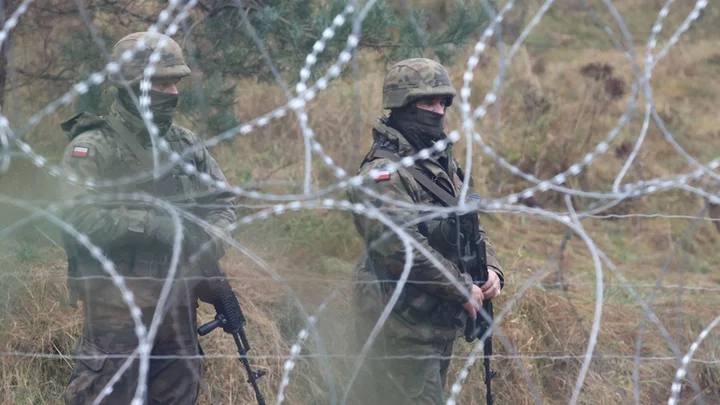 Why are tensions mounting on the Belarus-Poland border?